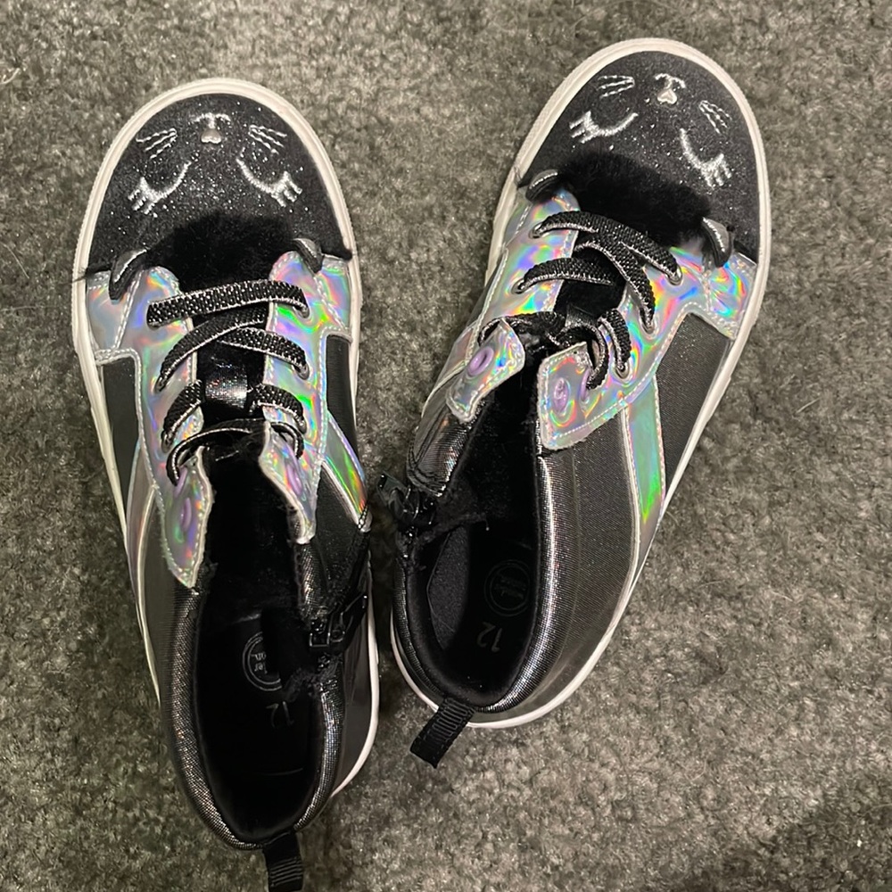 Girl shoes
